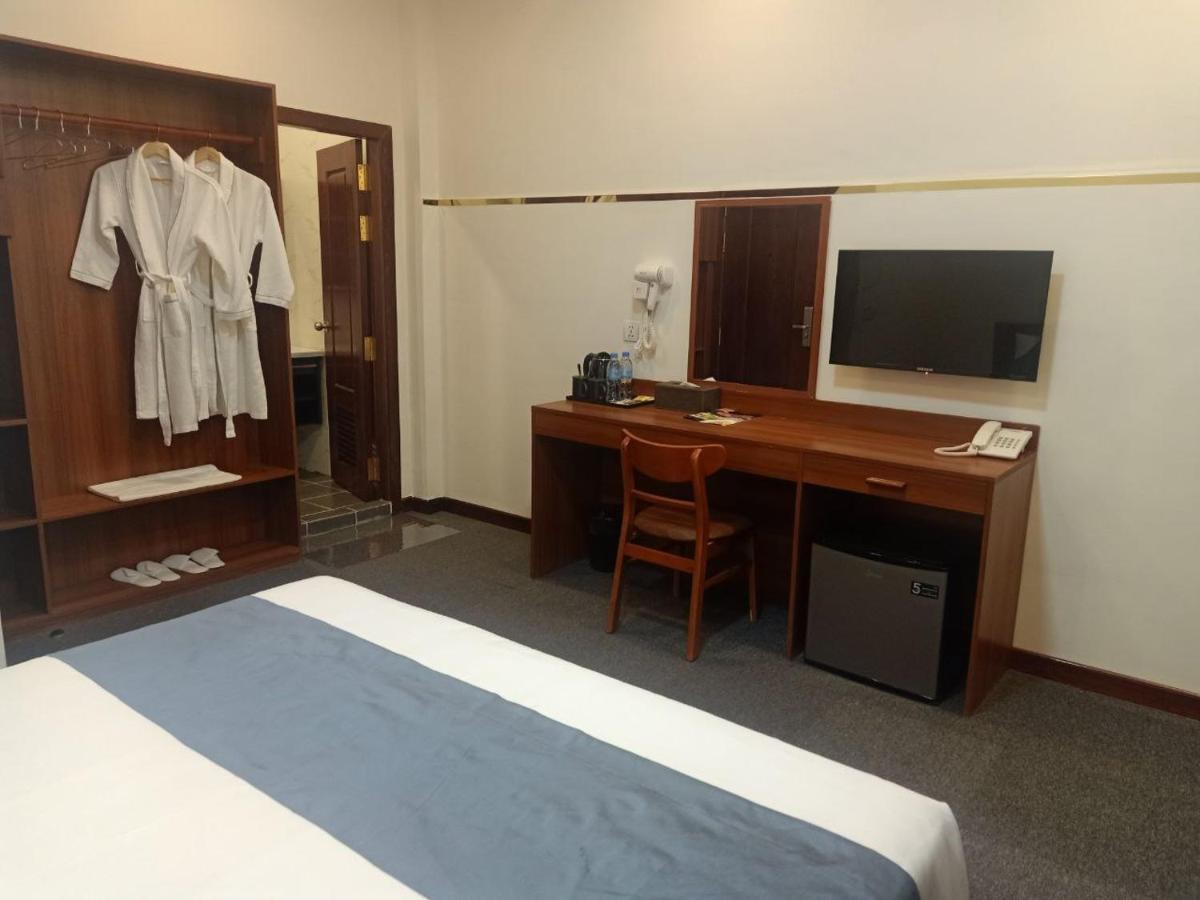 Nimith Hotel & Restaurant Phnom Penh Extérieur photo