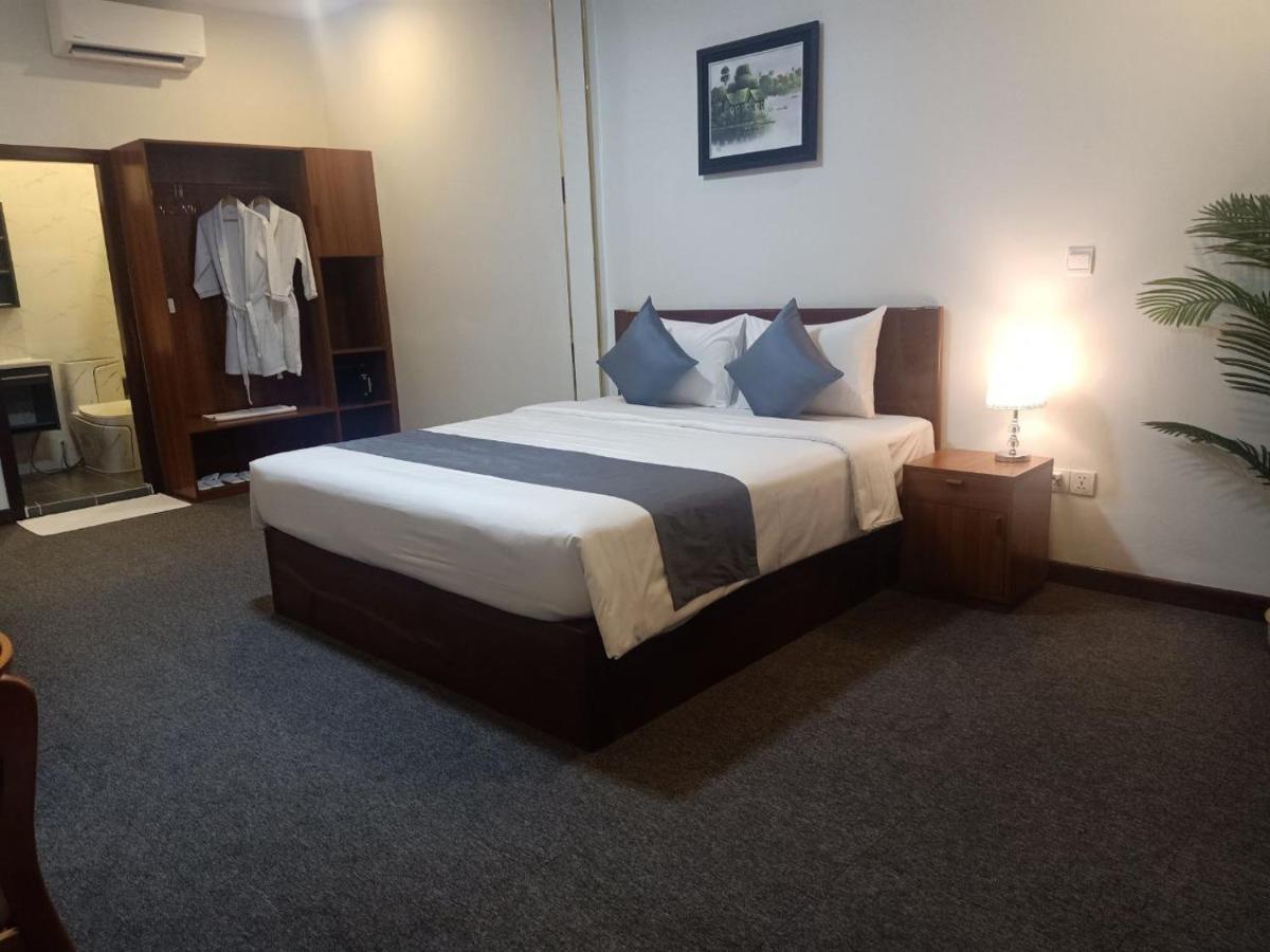 Nimith Hotel & Restaurant Phnom Penh Extérieur photo