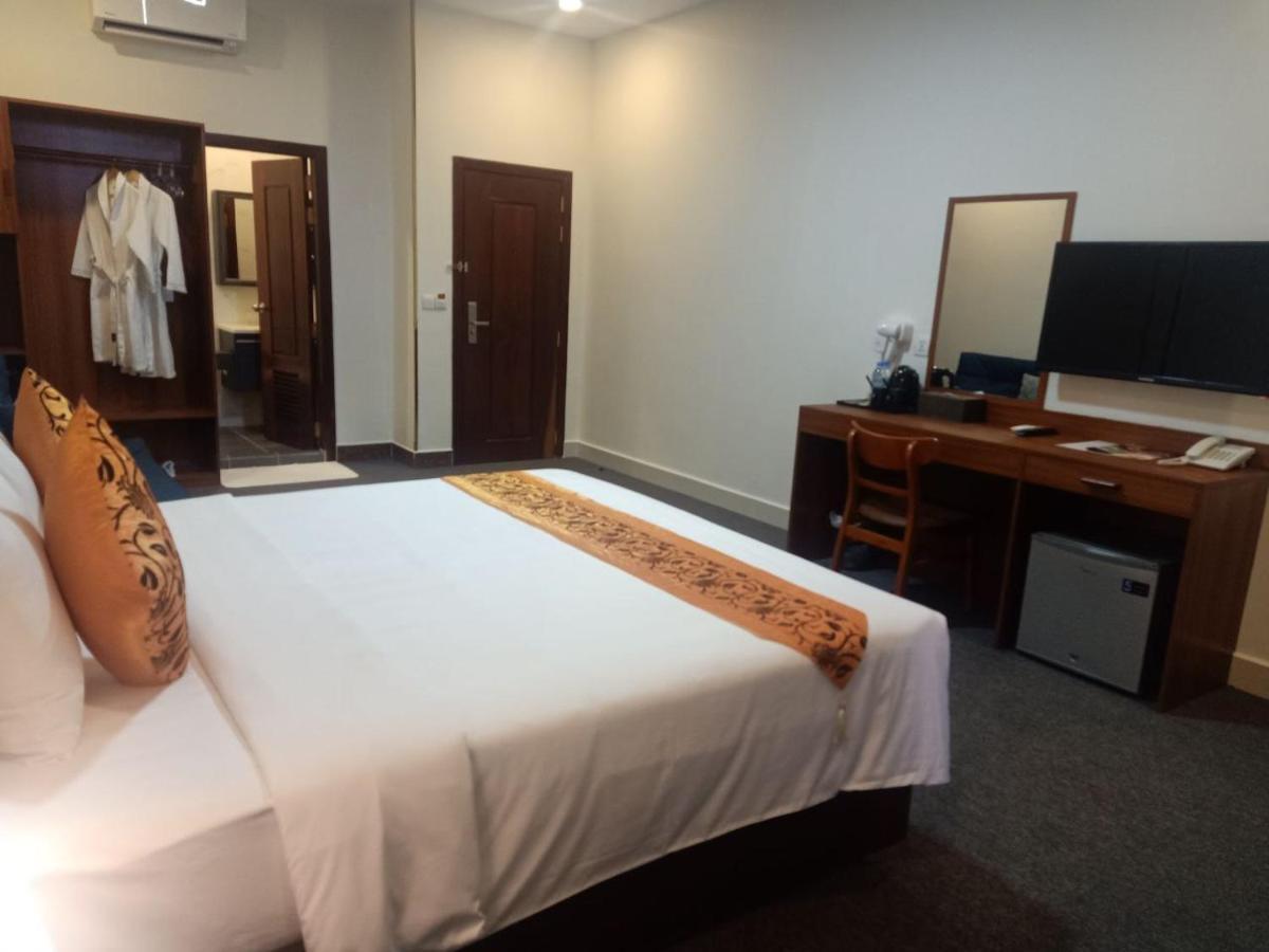 Nimith Hotel & Restaurant Phnom Penh Extérieur photo