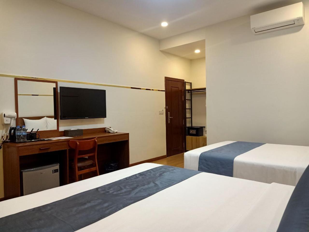 Nimith Hotel & Restaurant Phnom Penh Extérieur photo