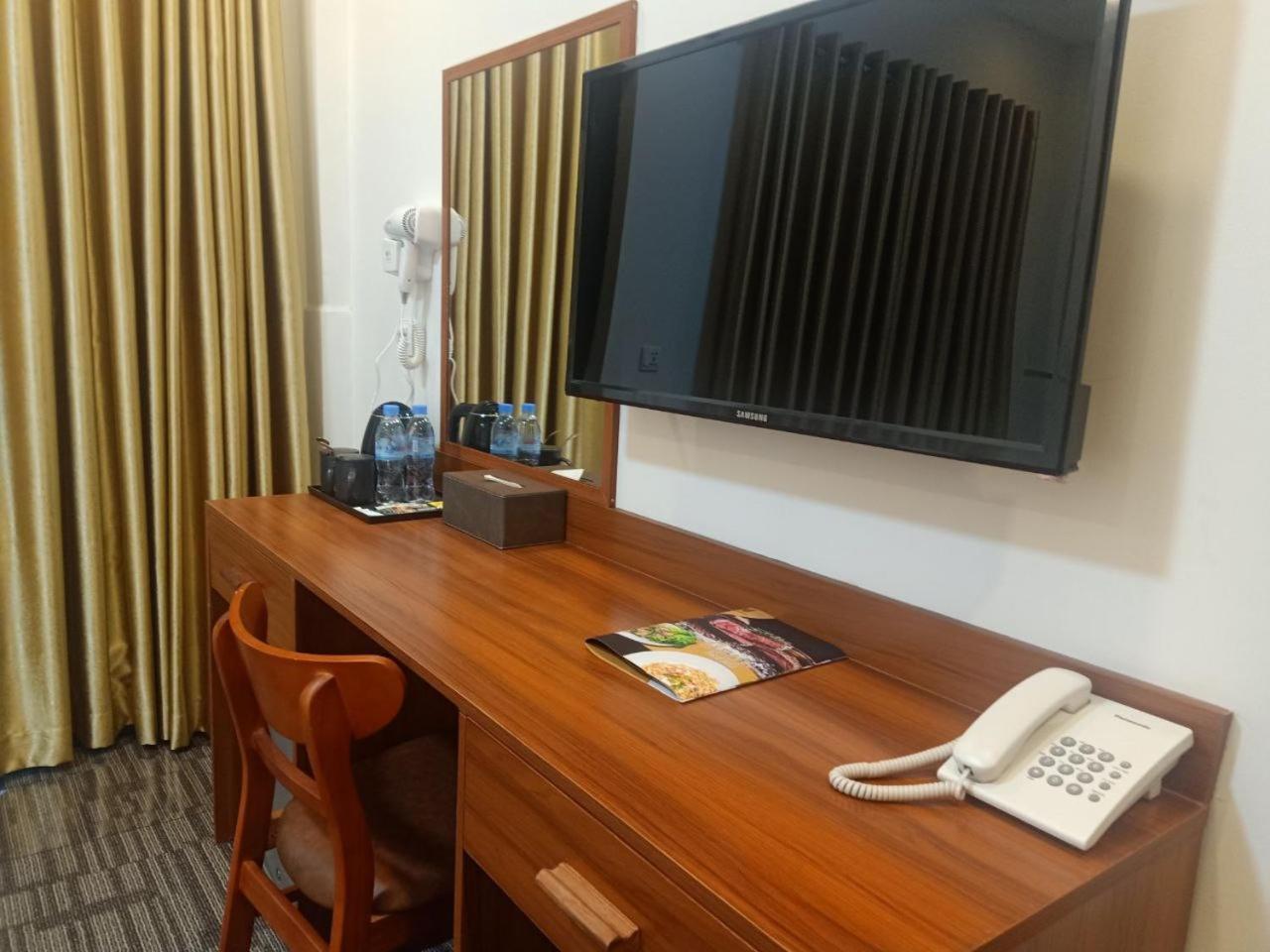 Nimith Hotel & Restaurant Phnom Penh Extérieur photo