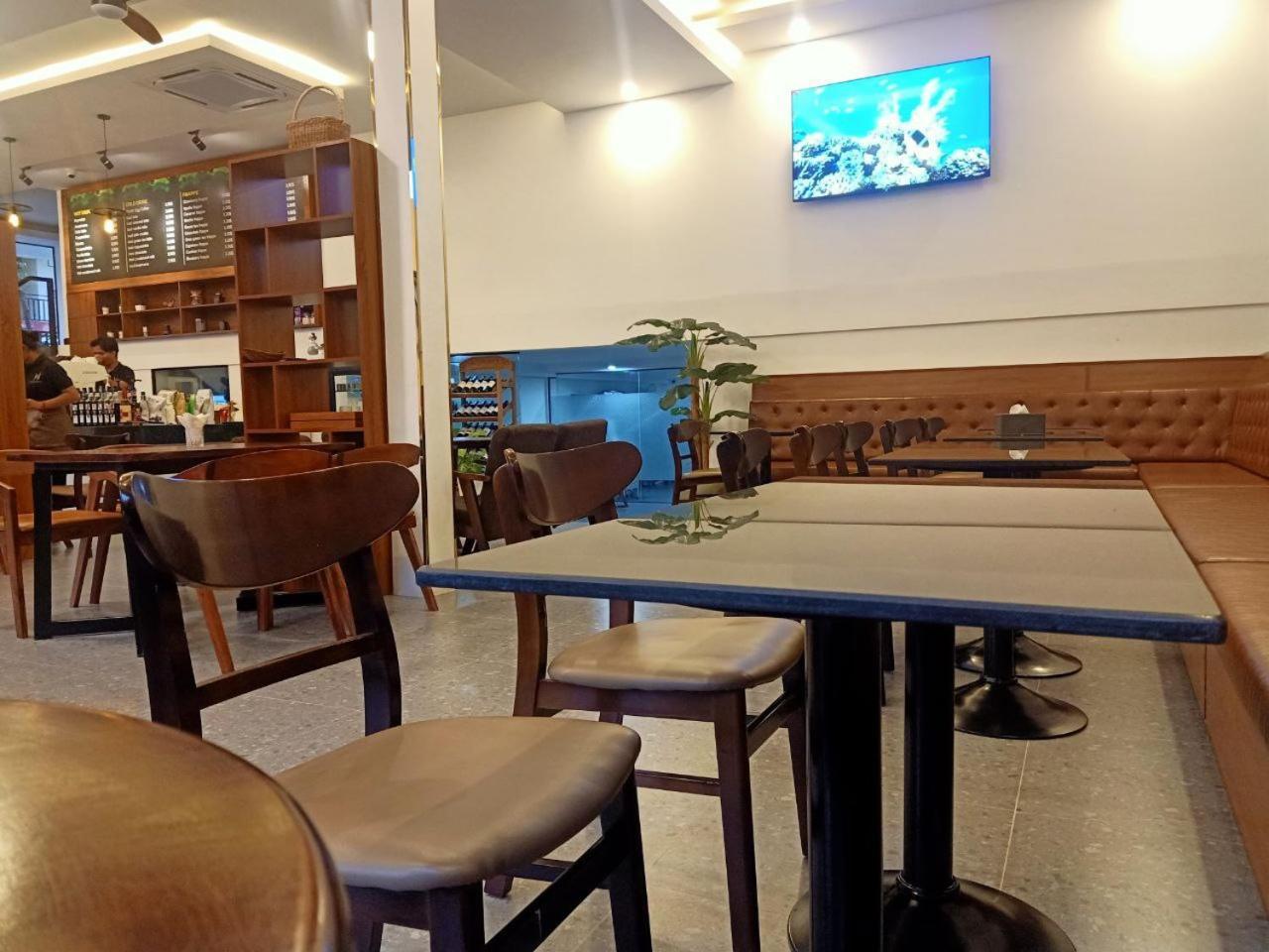 Nimith Hotel & Restaurant Phnom Penh Extérieur photo